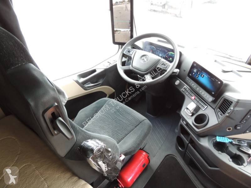 Traktor Mercedes
