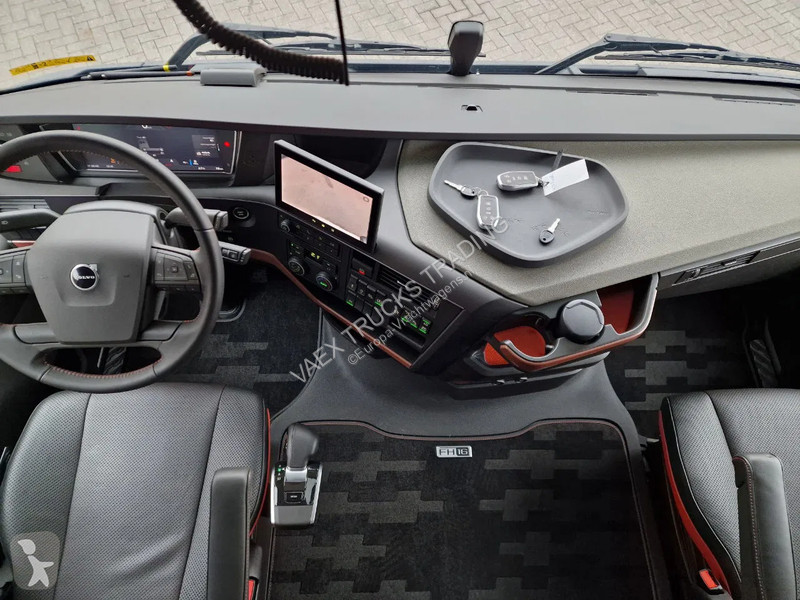 Traktor Volvo 780 Aero Globetrotter XL 4x2 -...