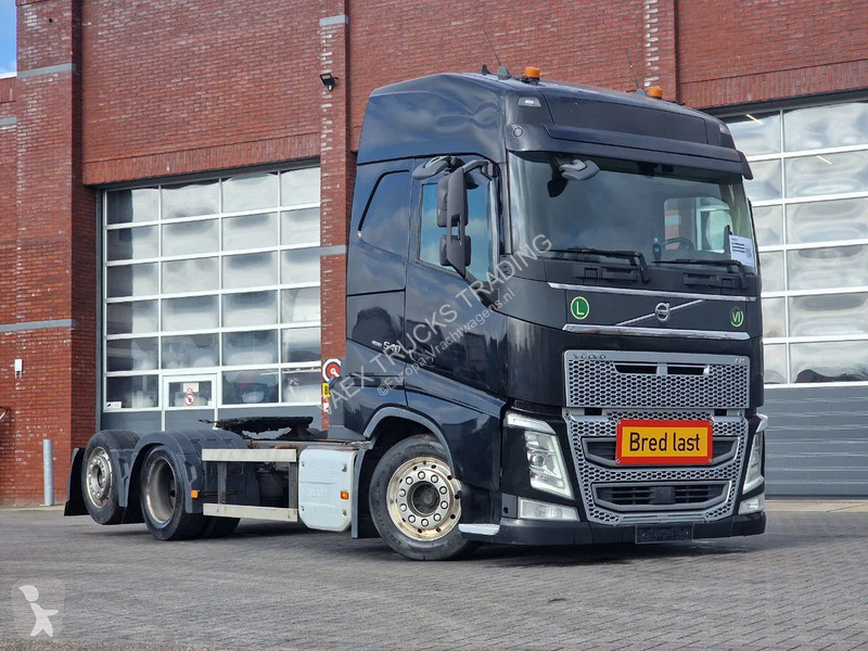 Tahač Volvo 13540 Globetrotter 6x2 - Full air -...