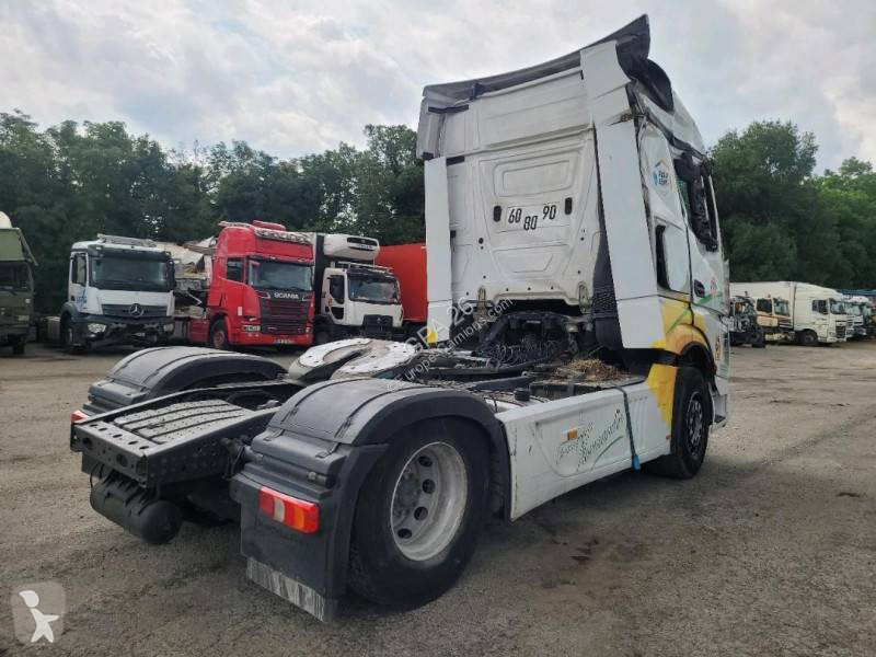 Traktor Mercedes