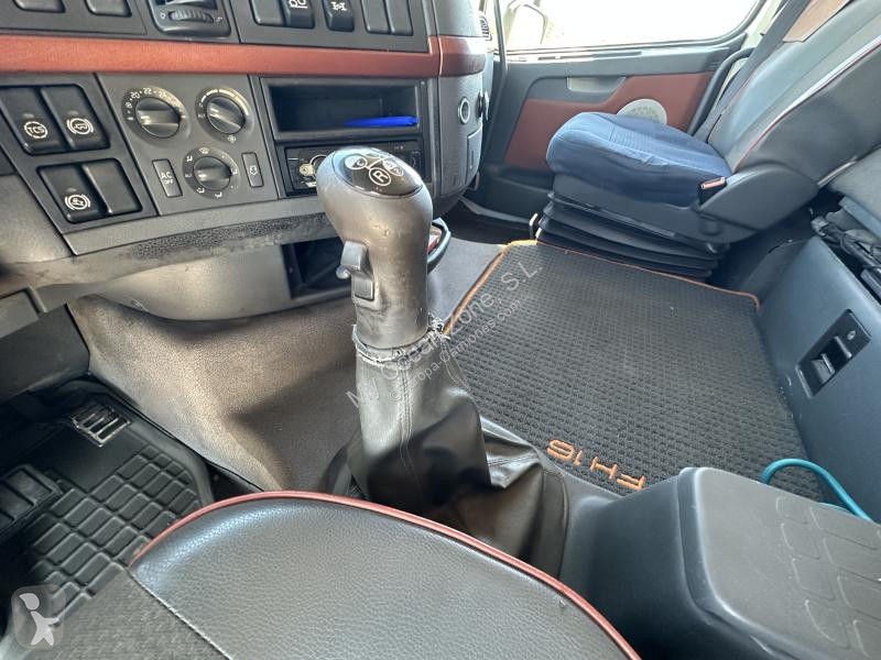 Tracteur Volvo 550