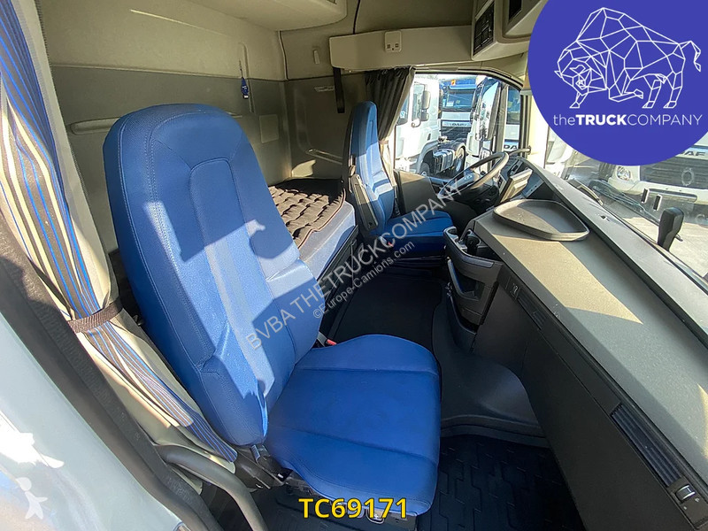 Traktor Volvo 500