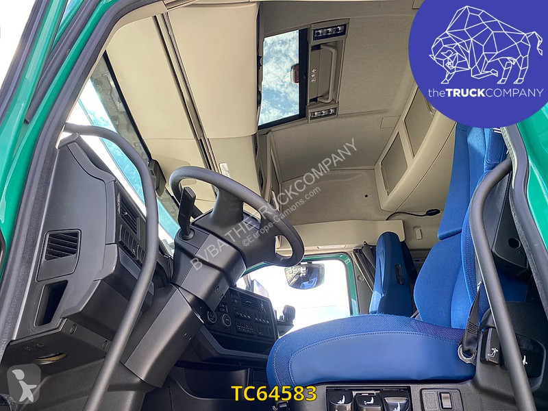 جرار Volvo 500