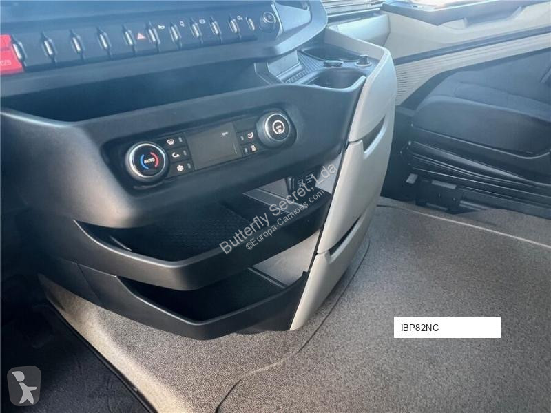 جرار Iveco S-WAY 500
