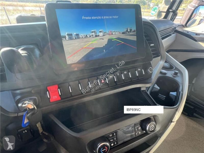 جرار Iveco S-WAY 500