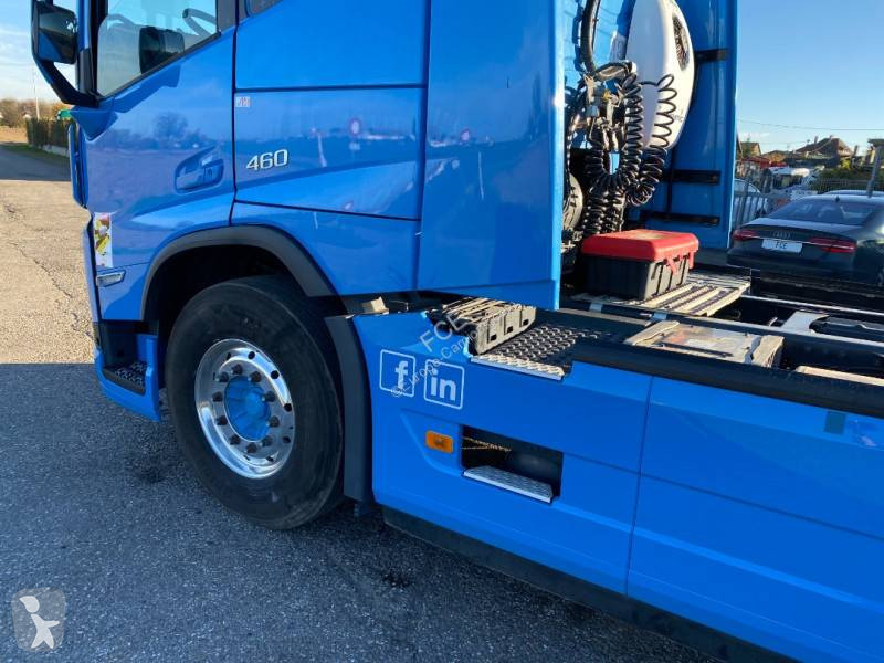 جرار Volvo