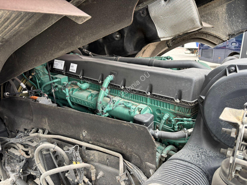 Cabeza tractora Volvo 650 6x2 GCW 70 ton /...