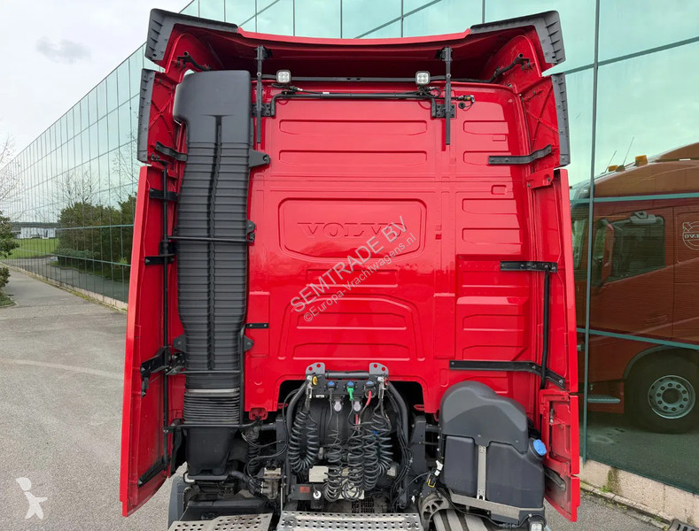 جرار Volvo 13420 FULL AIR 2X TANKS...