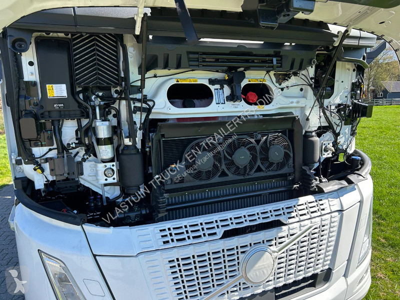 جرار Volvo 13500 | AERO | RETARDER | FULL AIR |...