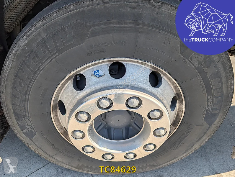 جرار Volvo 500