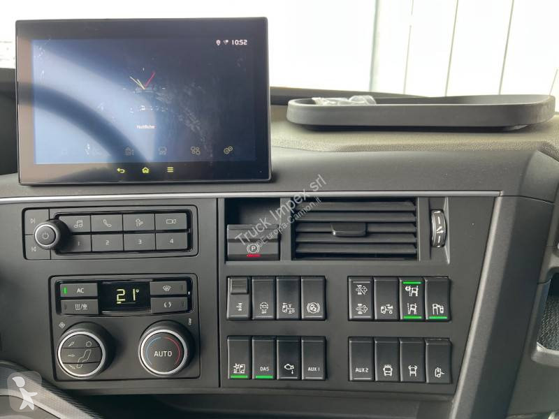 جرار Volvo
