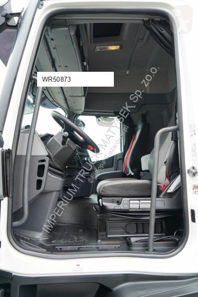 Влекач Renault T 430