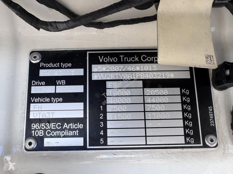 جرار Volvo