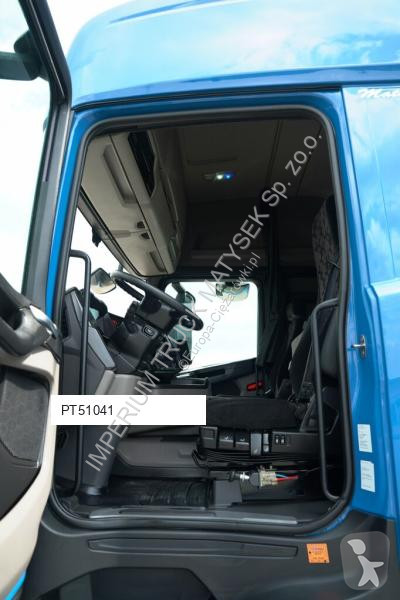 Влекач Scania