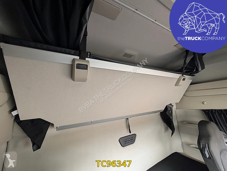 Iveco S-Way 490 tractor unit