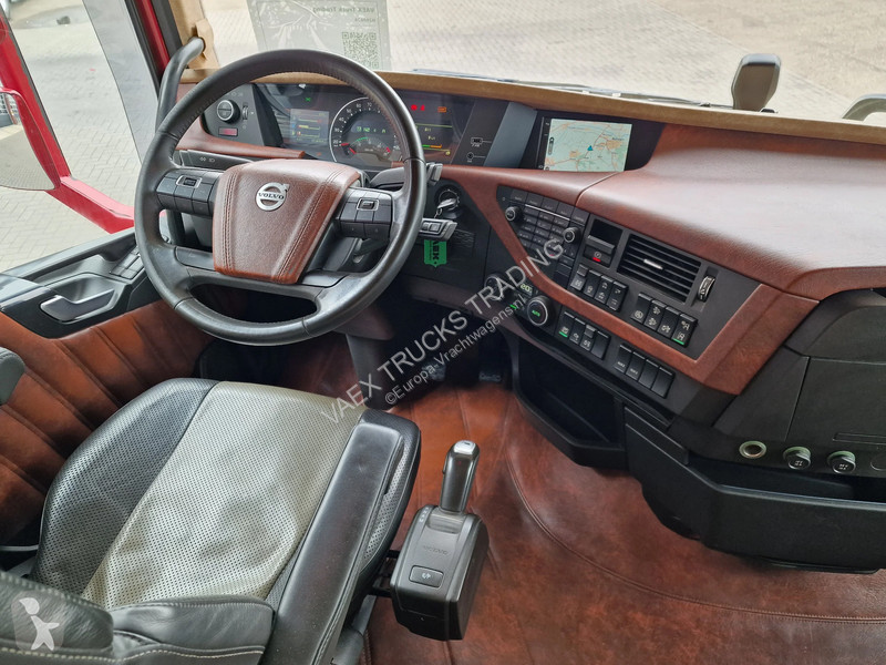 جرار Volvo 13540 Globetrotter 6x4 - Lift axle -...