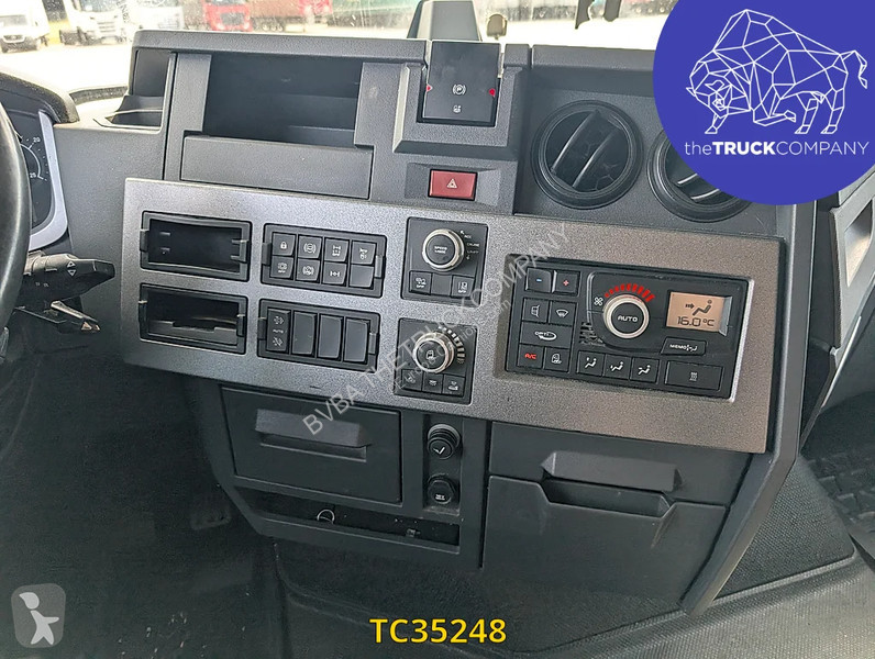 جرار Renault T 480