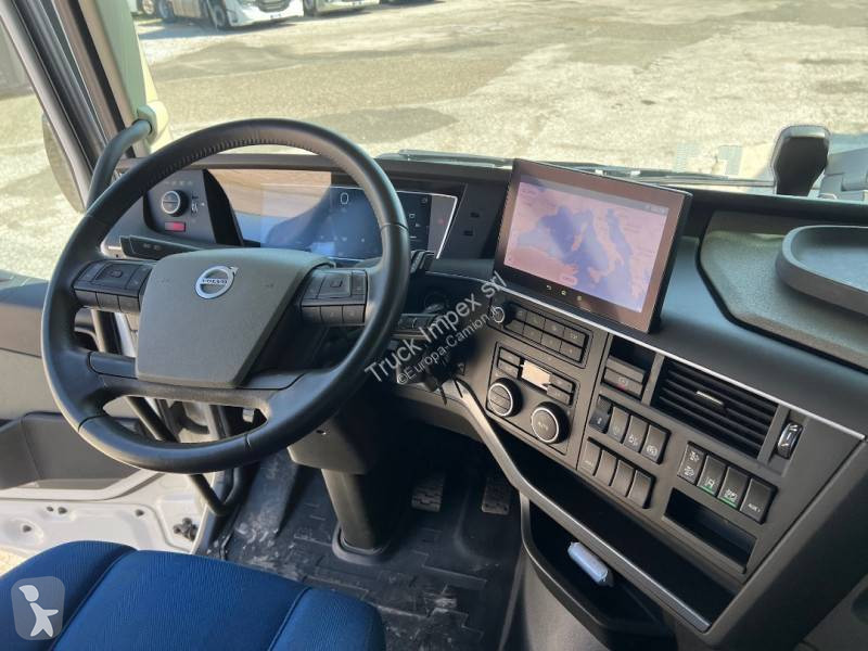 جرار Volvo