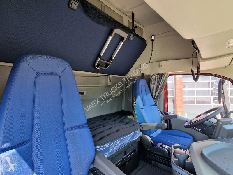 جرار Volvo 13540 Aero Globetrotter XL 4x2 - New...