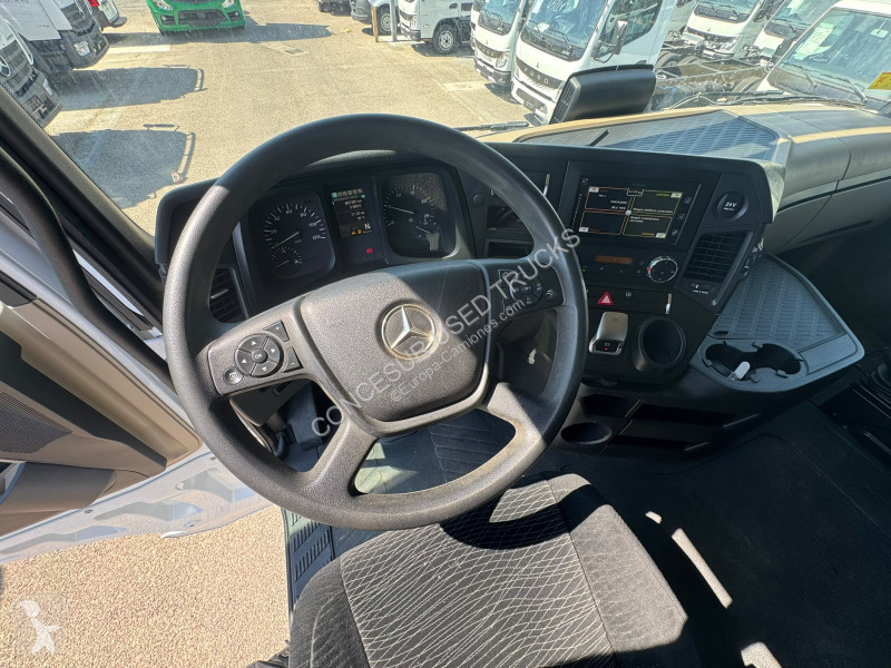 جرار Mercedes  1851 LS