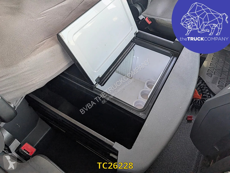 جرار Renault T 480