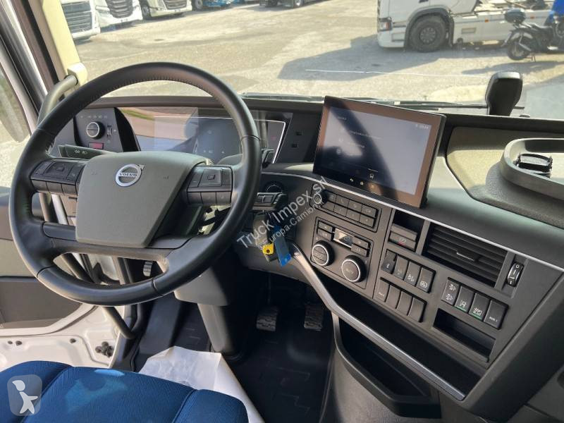 جرار Volvo
