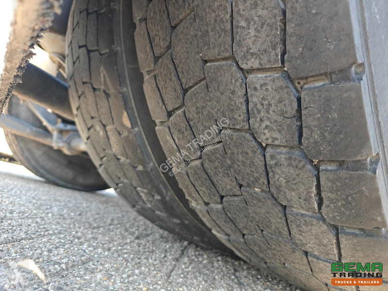 جرار Volvo 420 4x2 GlobeTrotter Euro5 -...
