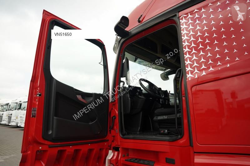 Влекач Mercedes ACTROS 1845