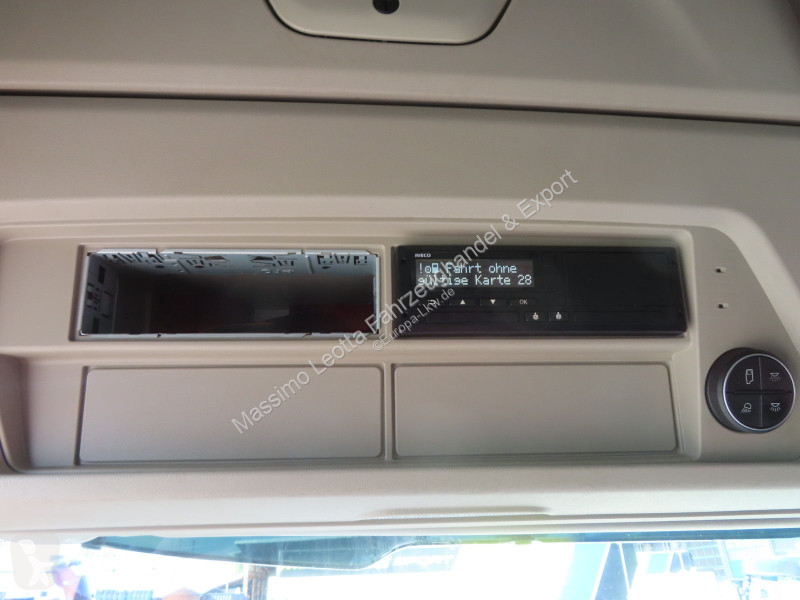 جرار Iveco S-Way 570 Intarder FZ.231