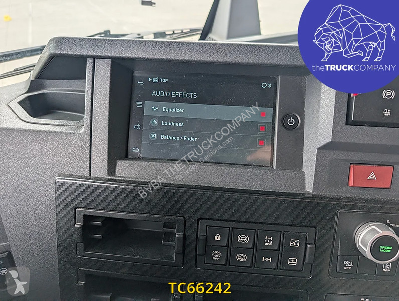 جرار Renault T 520