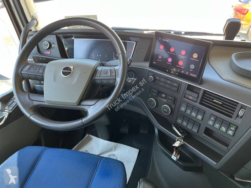 جرار Volvo
