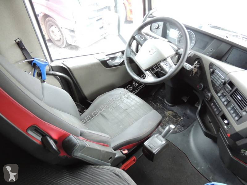 جرار Volvo