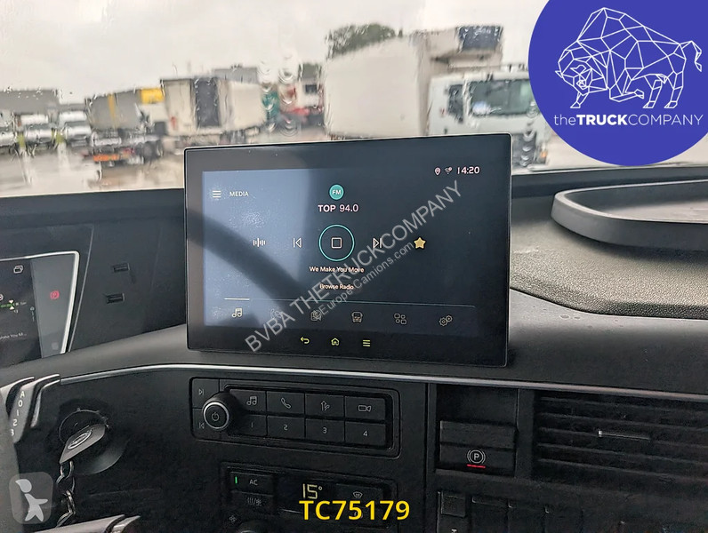 جرار Volvo 500