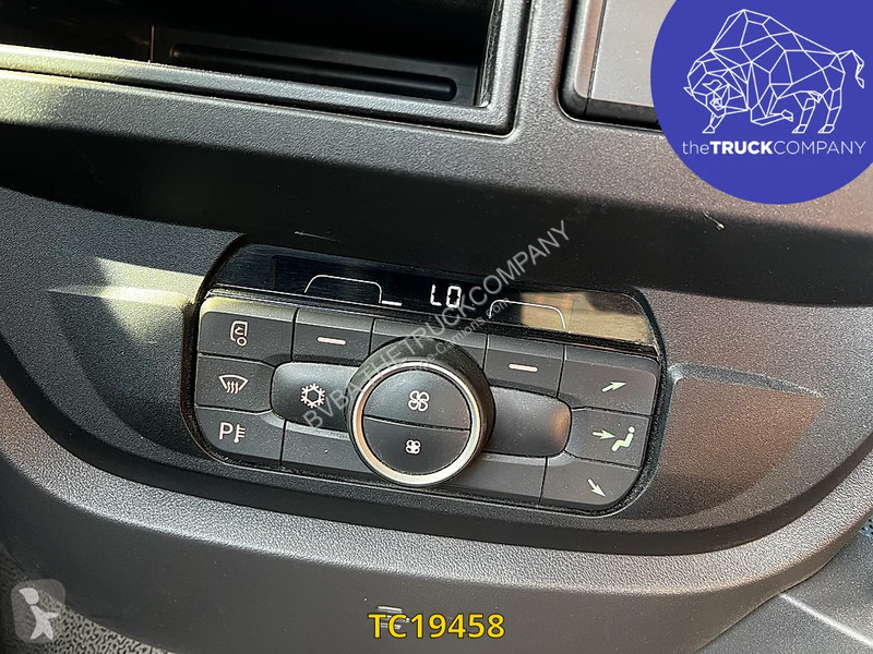 جرار DAF 530
