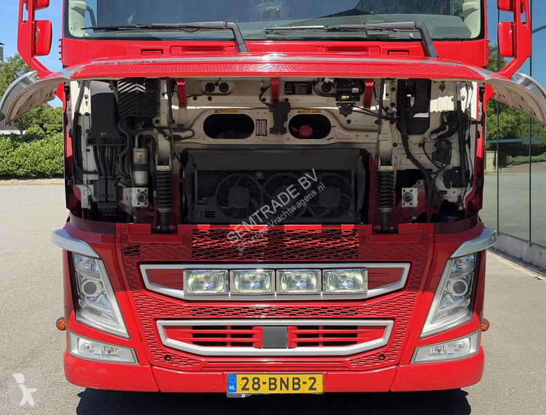 جرار Volvo 13500 FULL AIR 6x2 TWINSTEER I-PARK...