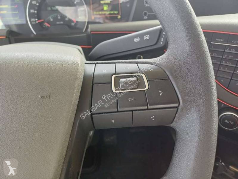 جرار Volvo