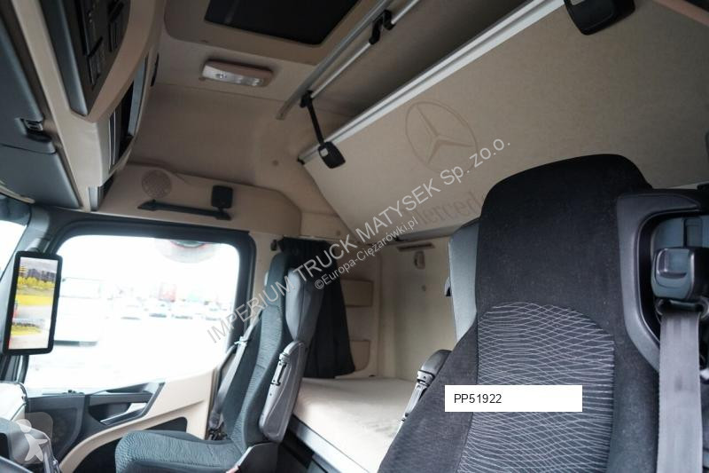 Влекач Mercedes ACTROS 1845
