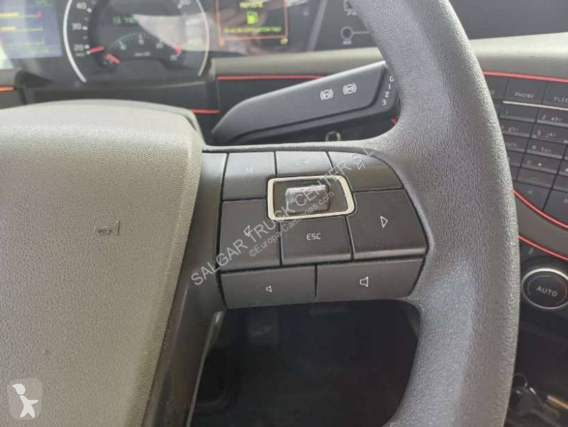 جرار Volvo