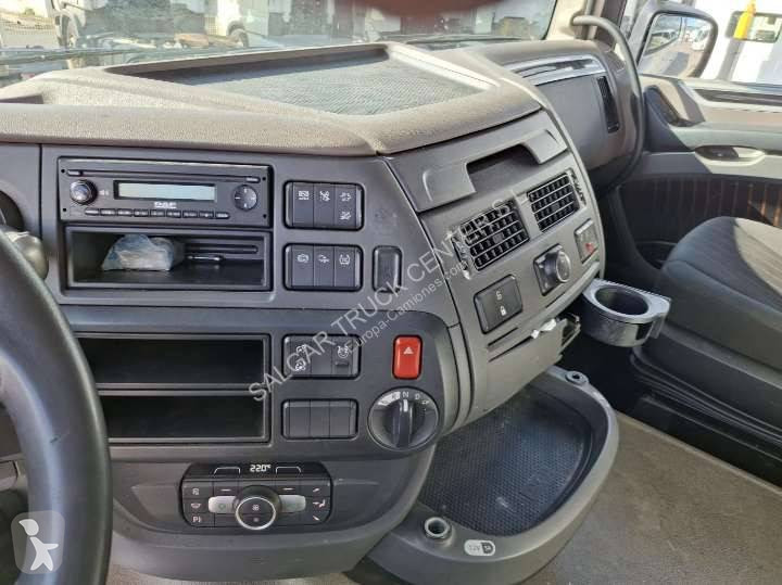 Cap tractor DAF