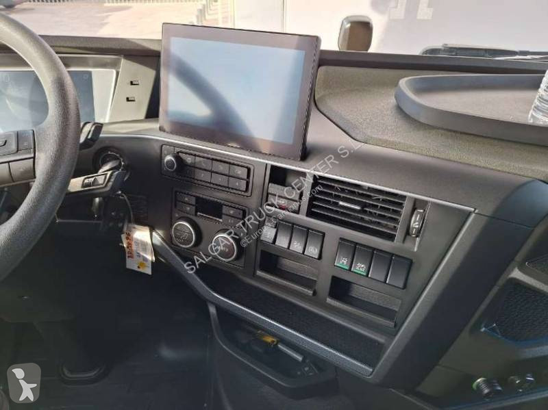 جرار Volvo