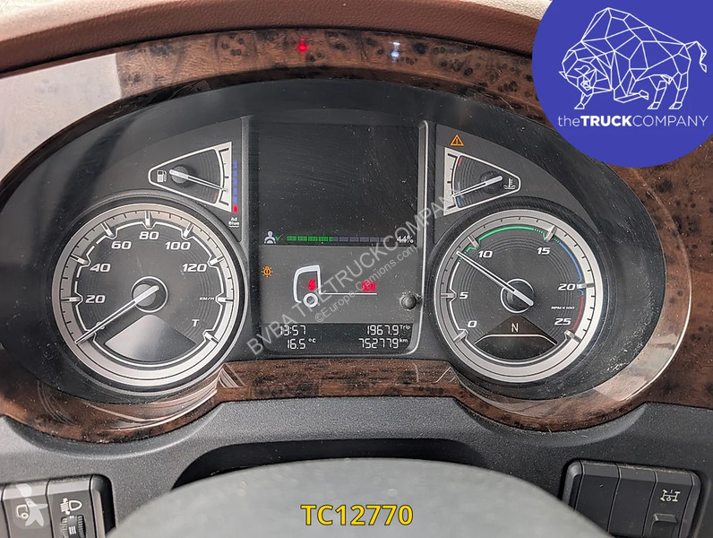 Tracteur DAF 530