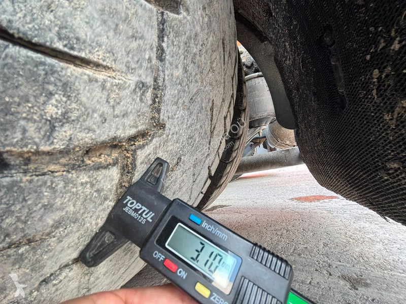 Cabeza tractora Volvo 400 4x2 GLOBE XL