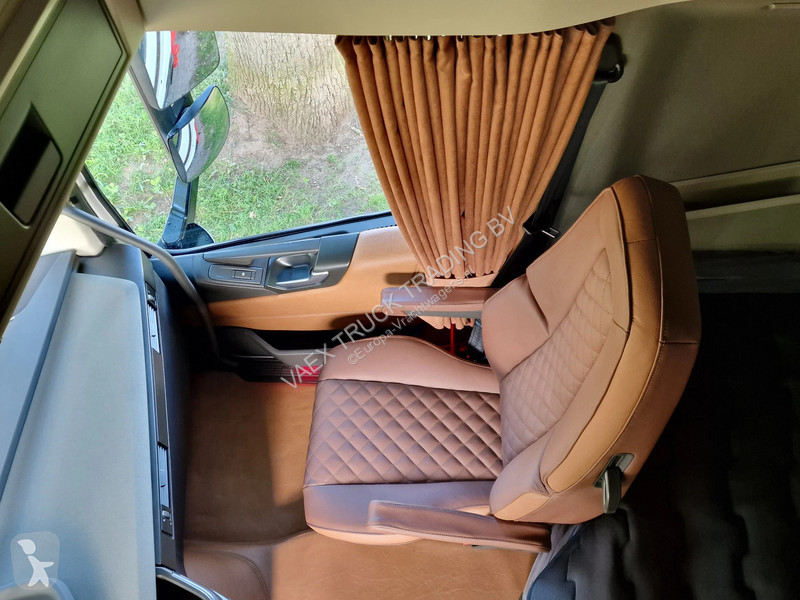 Trekker Volvo FH 500 Aero Globetrotter XL 4x2 -...