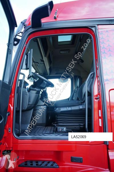 Тягач Mercedes ACTROS 1845