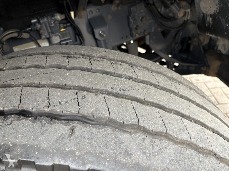 Cabeza tractora DAF 106460 + LEADING AXLE + 6X2...