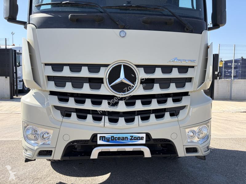 Cabeza tractora Mercedes 1843