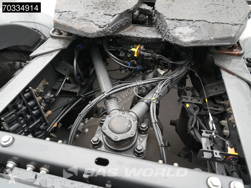 Tahač Volvo FH 460 4X2 Globe APK 04-2027 2x...