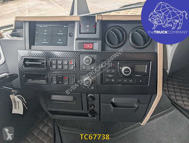 Cap tractor Renault T 480