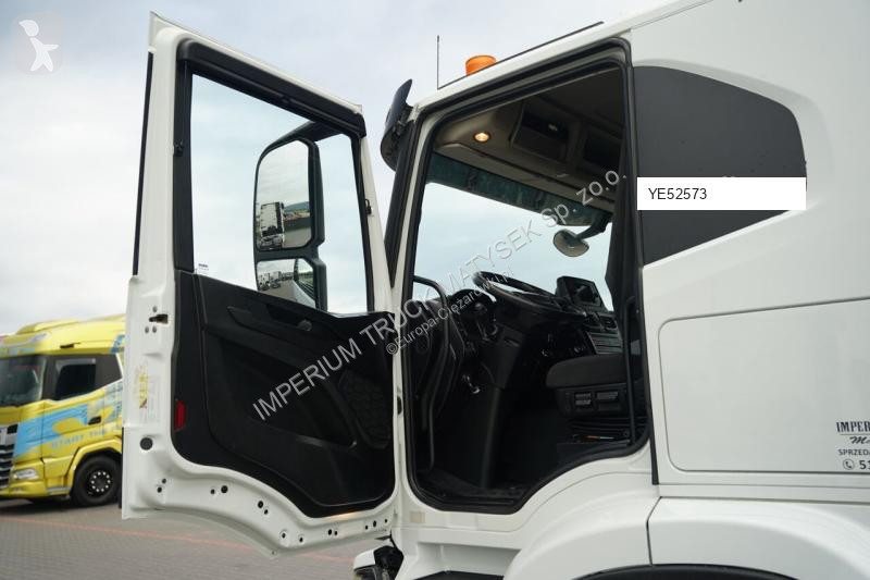 جرار Iveco 420