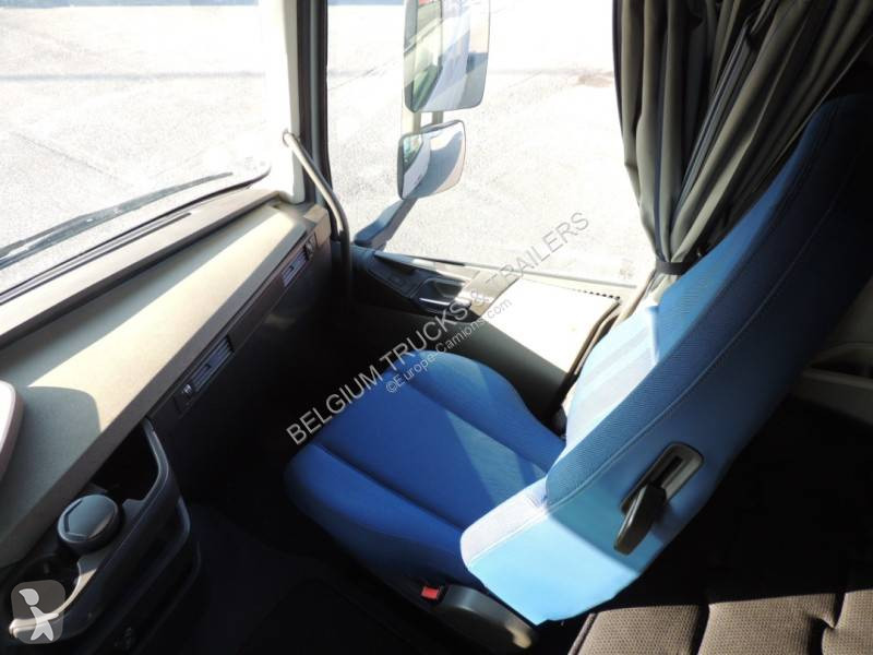 Cap tractor Volvo 460 Globetrotter